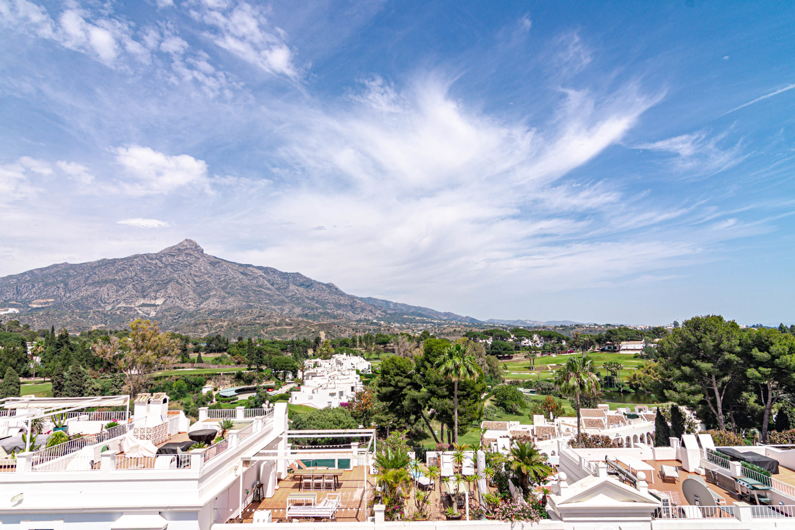 Buy_villa_in_Marbella